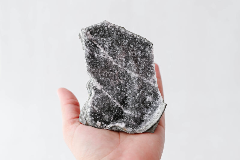 Medium Amethyst Standing Geode 01