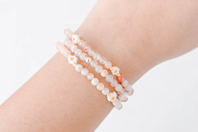 4mm Flower Agate with Multiple Daisy Charms Luxe Bracelet