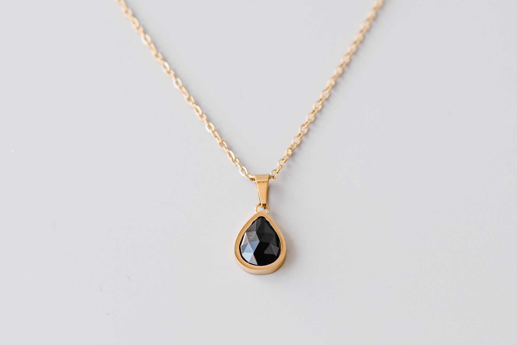 Onyx Teardrop Gold Necklace