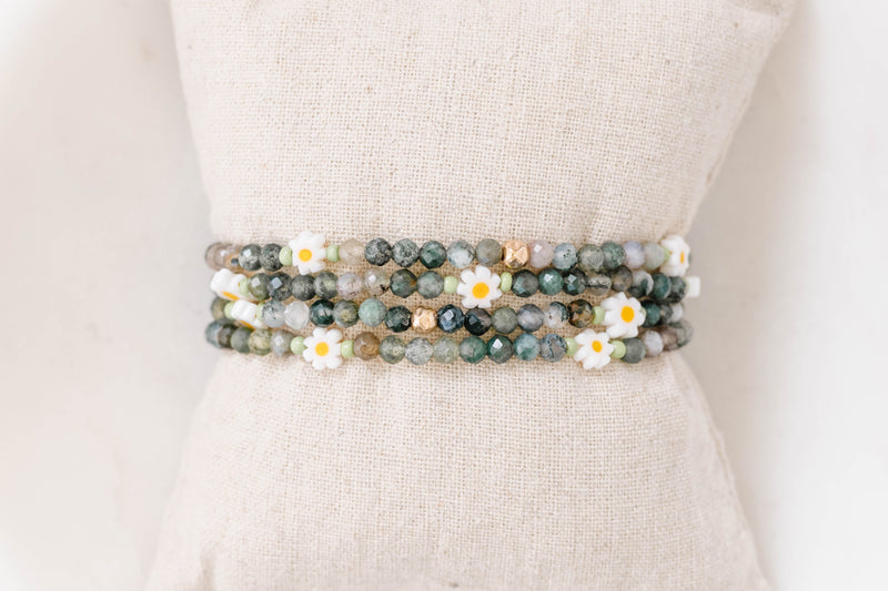 4mm Faceted Indian Agate with Multiple Daisy Charms Gold Luxe Bracelet